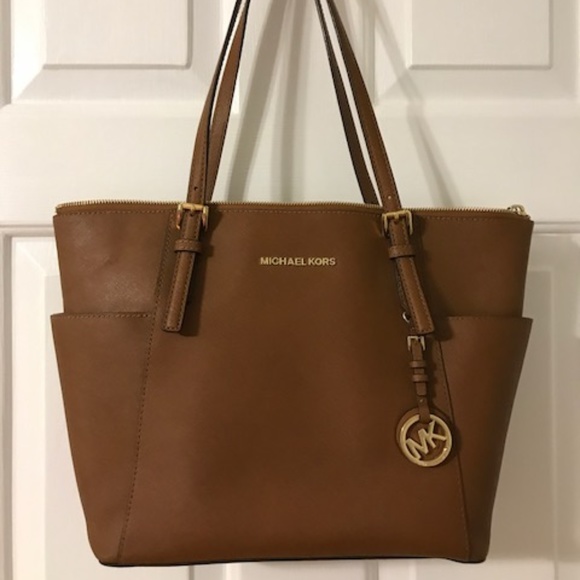 Michael Kors Handbags - Michael Kors Large Jet Set Leather Tote